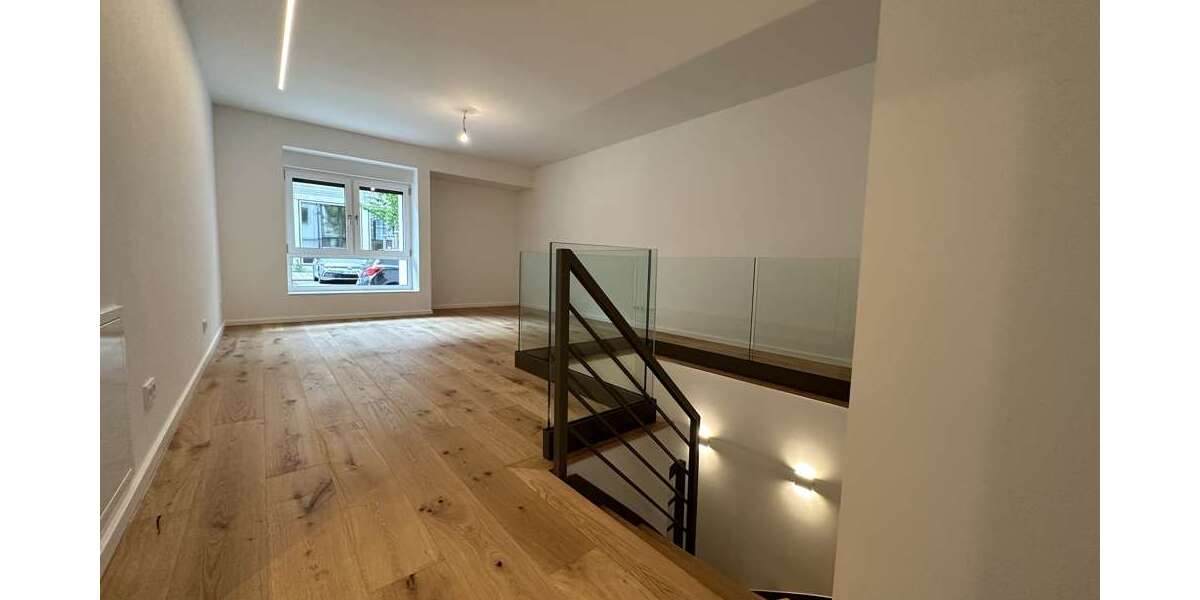 Etagenwohnung Stuttgart Stuttgart-West - 2 Zimmer, 105 m&sup2;, 1.630&euro; | Angebot:27516209