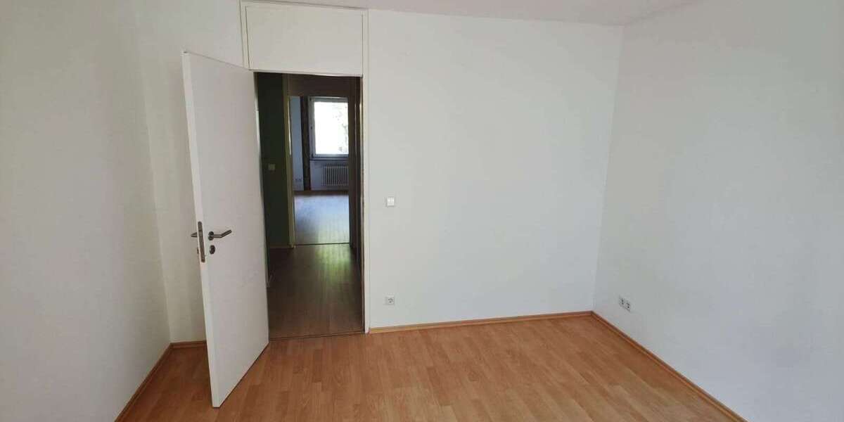 Etagenwohnung Stuttgart Rotebühl - 3 Zimmer, 88 m&sup2;, 1.590&euro; | Angebot:27476017