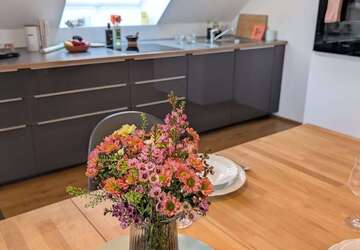 Wohnung Stuttgart Obertürkheim - 3 Zimmer, 140 m&sup2;, 1.990&euro; | Angebot:27305433